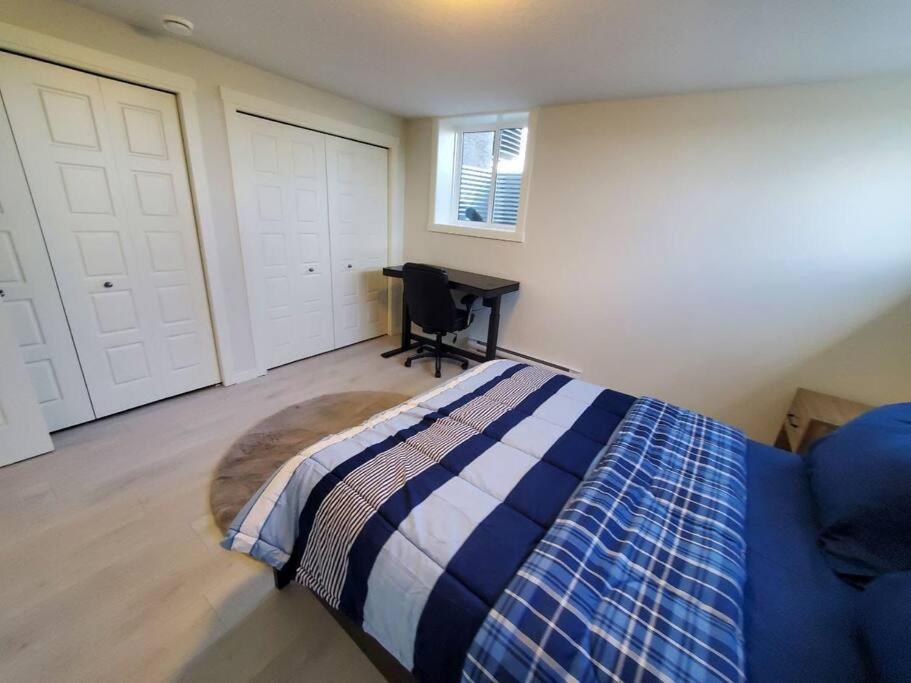דירות YYC Cozy Rockland Park Unit+Parking מראה חיצוני תמונה