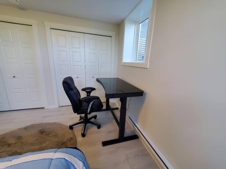 דירות YYC Cozy Rockland Park Unit+Parking מראה חיצוני תמונה