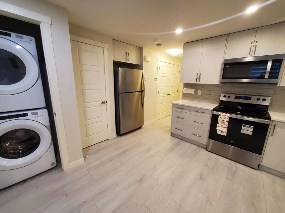 דירות YYC Cozy Rockland Park Unit+Parking מראה חיצוני תמונה