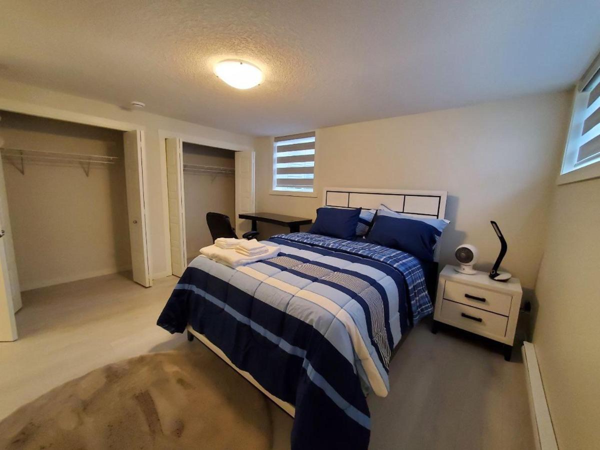 דירות YYC Cozy Rockland Park Unit+Parking מראה חיצוני תמונה