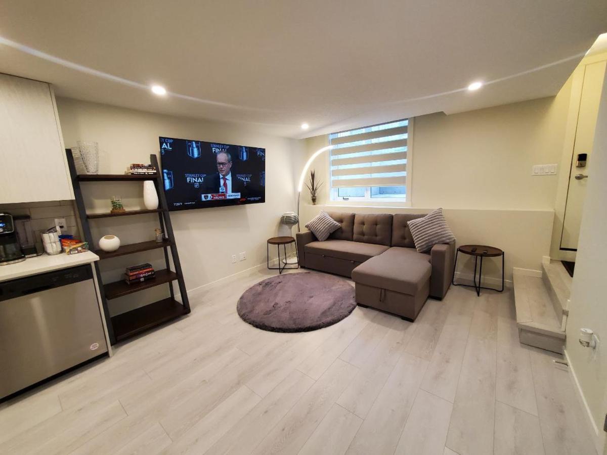 דירות YYC Cozy Rockland Park Unit+Parking מראה חיצוני תמונה