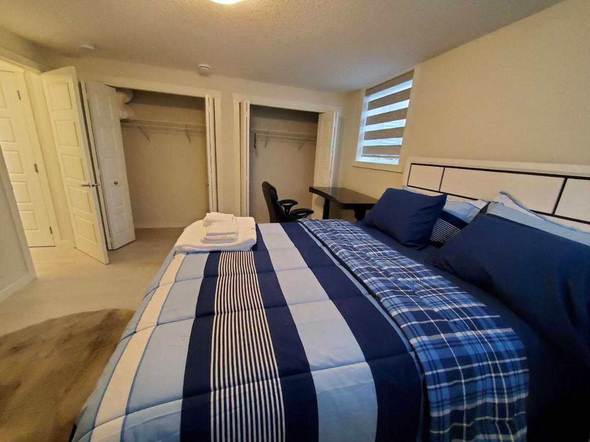 דירות YYC Cozy Rockland Park Unit+Parking מראה חיצוני תמונה