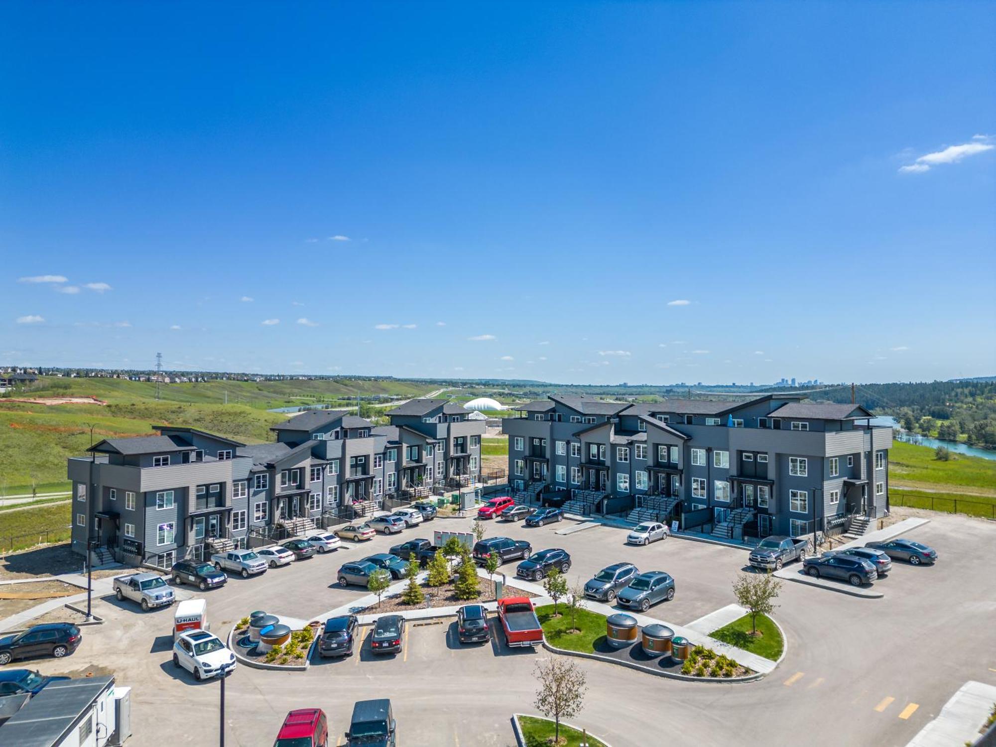 דירות YYC Cozy Rockland Park Unit+Parking מראה חיצוני תמונה