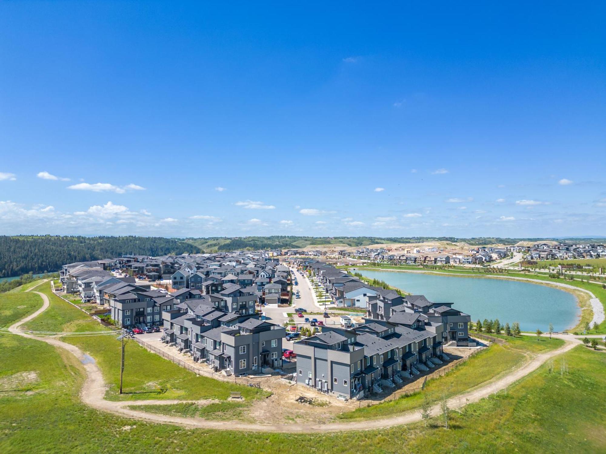 דירות YYC Cozy Rockland Park Unit+Parking מראה חיצוני תמונה