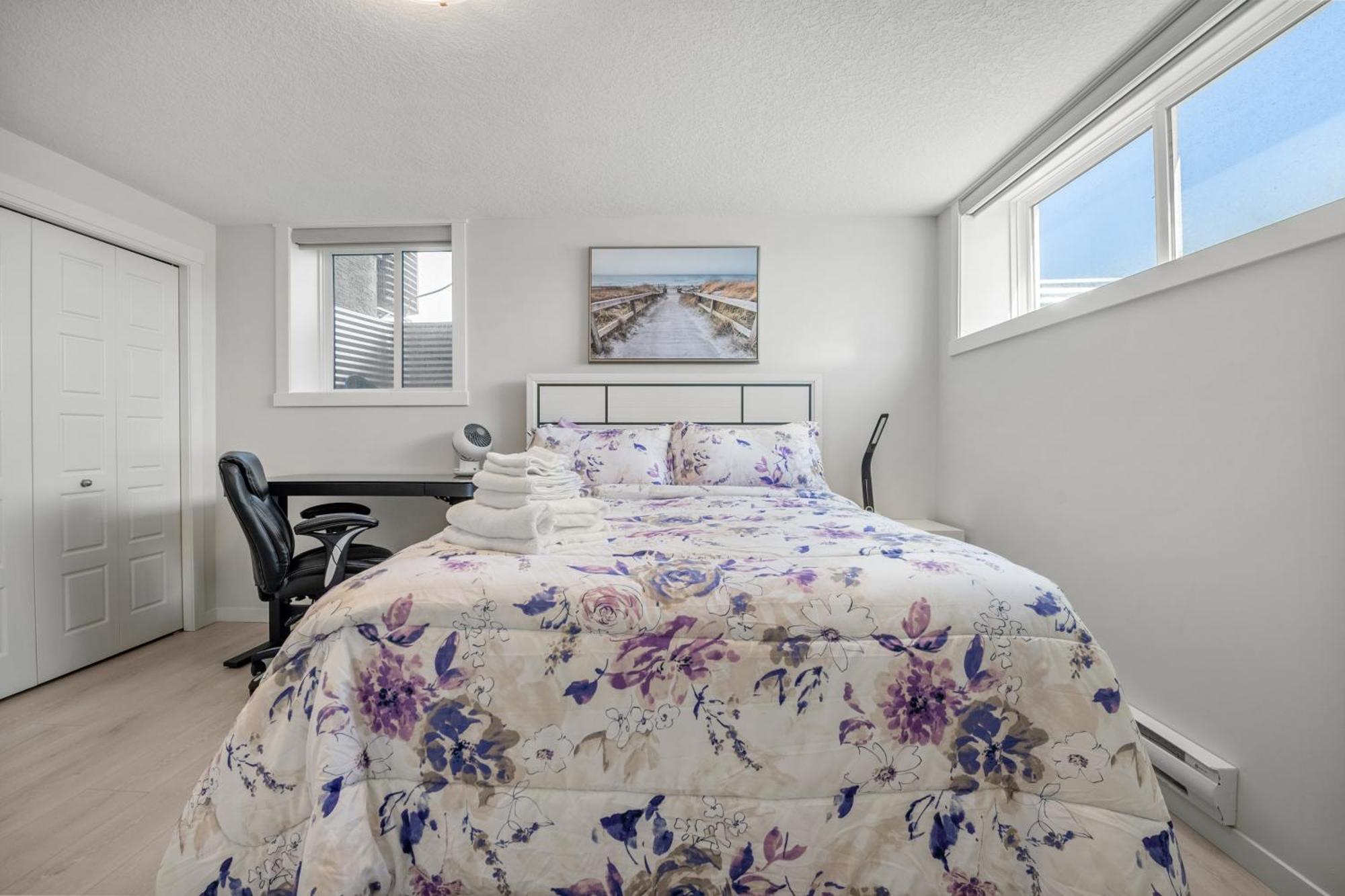 דירות YYC Cozy Rockland Park Unit+Parking מראה חיצוני תמונה