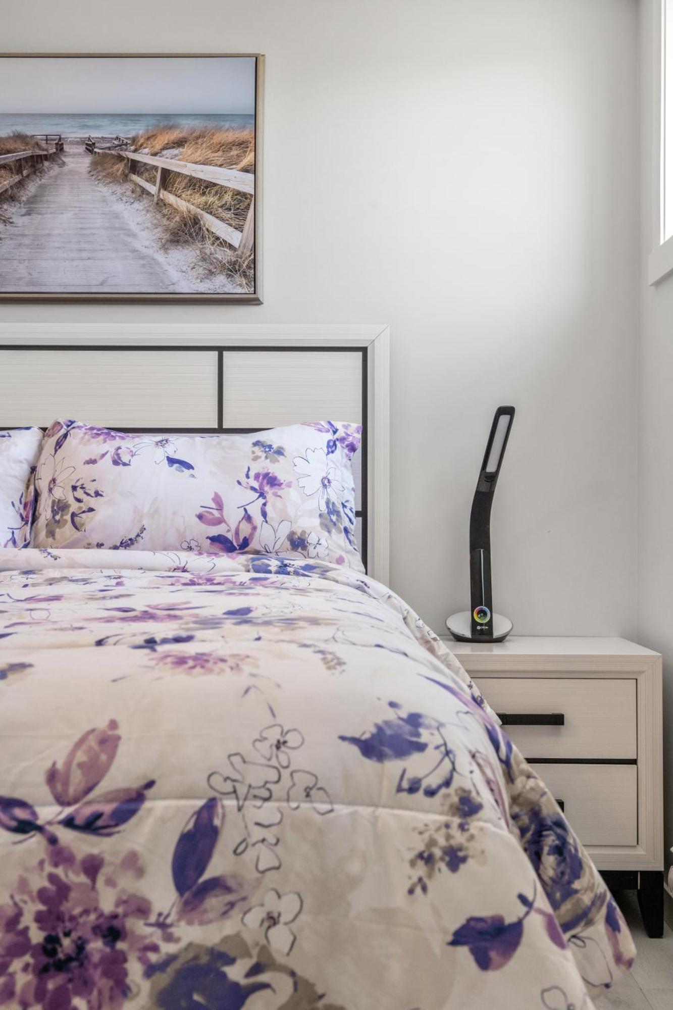 דירות YYC Cozy Rockland Park Unit+Parking מראה חיצוני תמונה