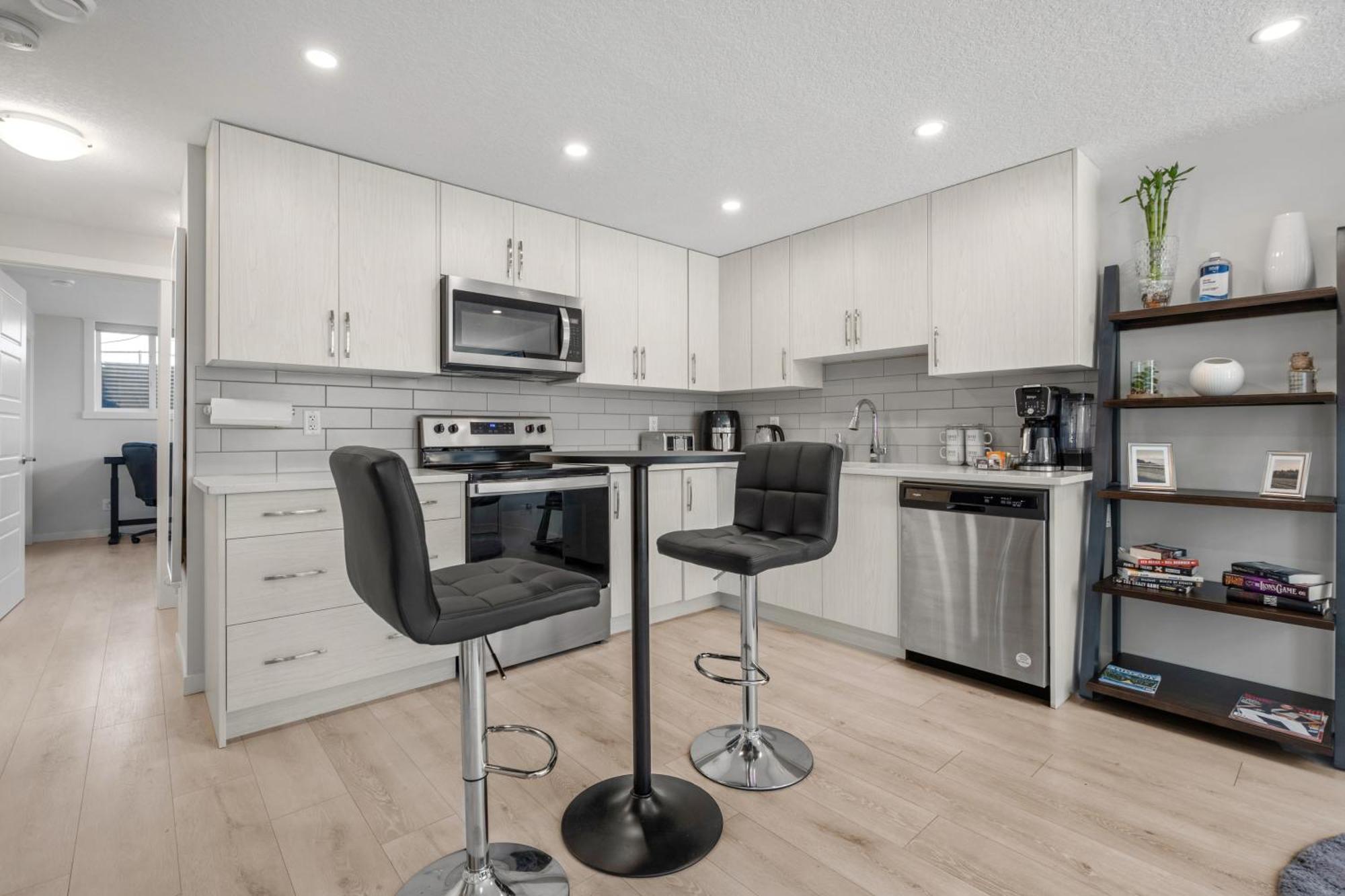 דירות YYC Cozy Rockland Park Unit+Parking מראה חיצוני תמונה