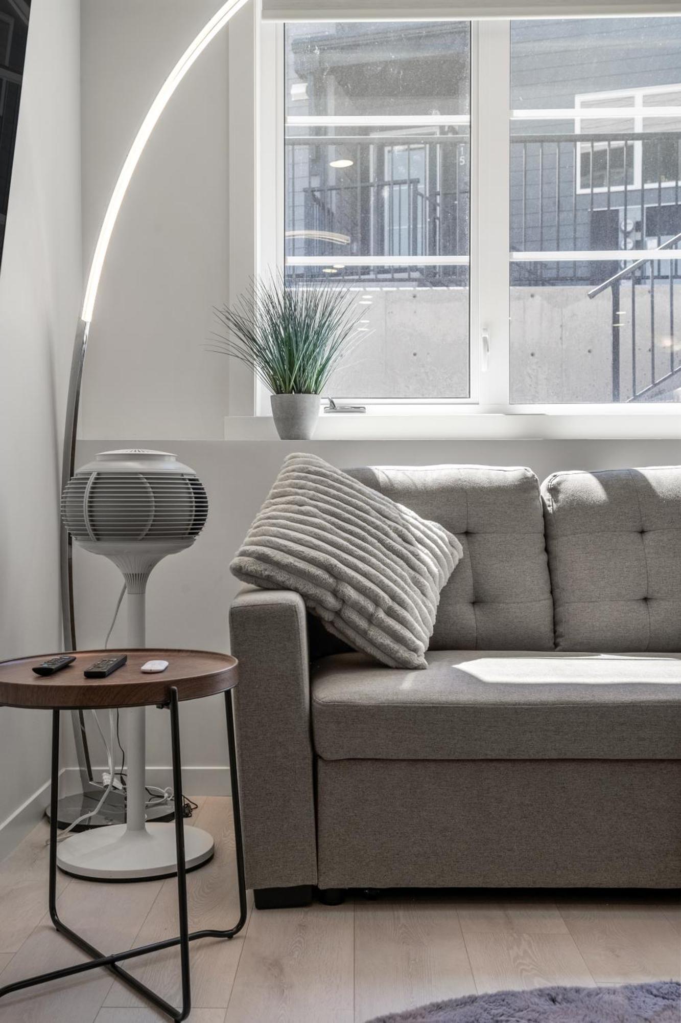 דירות YYC Cozy Rockland Park Unit+Parking מראה חיצוני תמונה