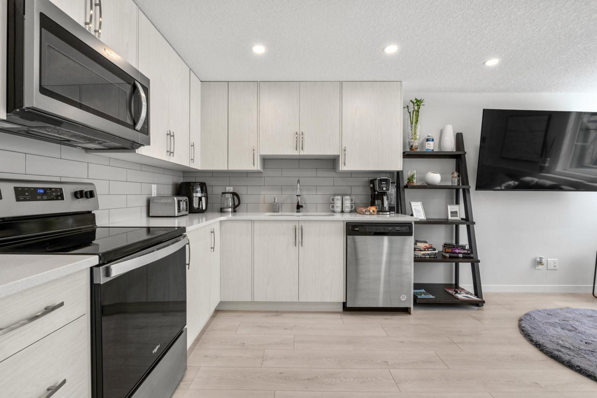 דירות YYC Cozy Rockland Park Unit+Parking מראה חיצוני תמונה