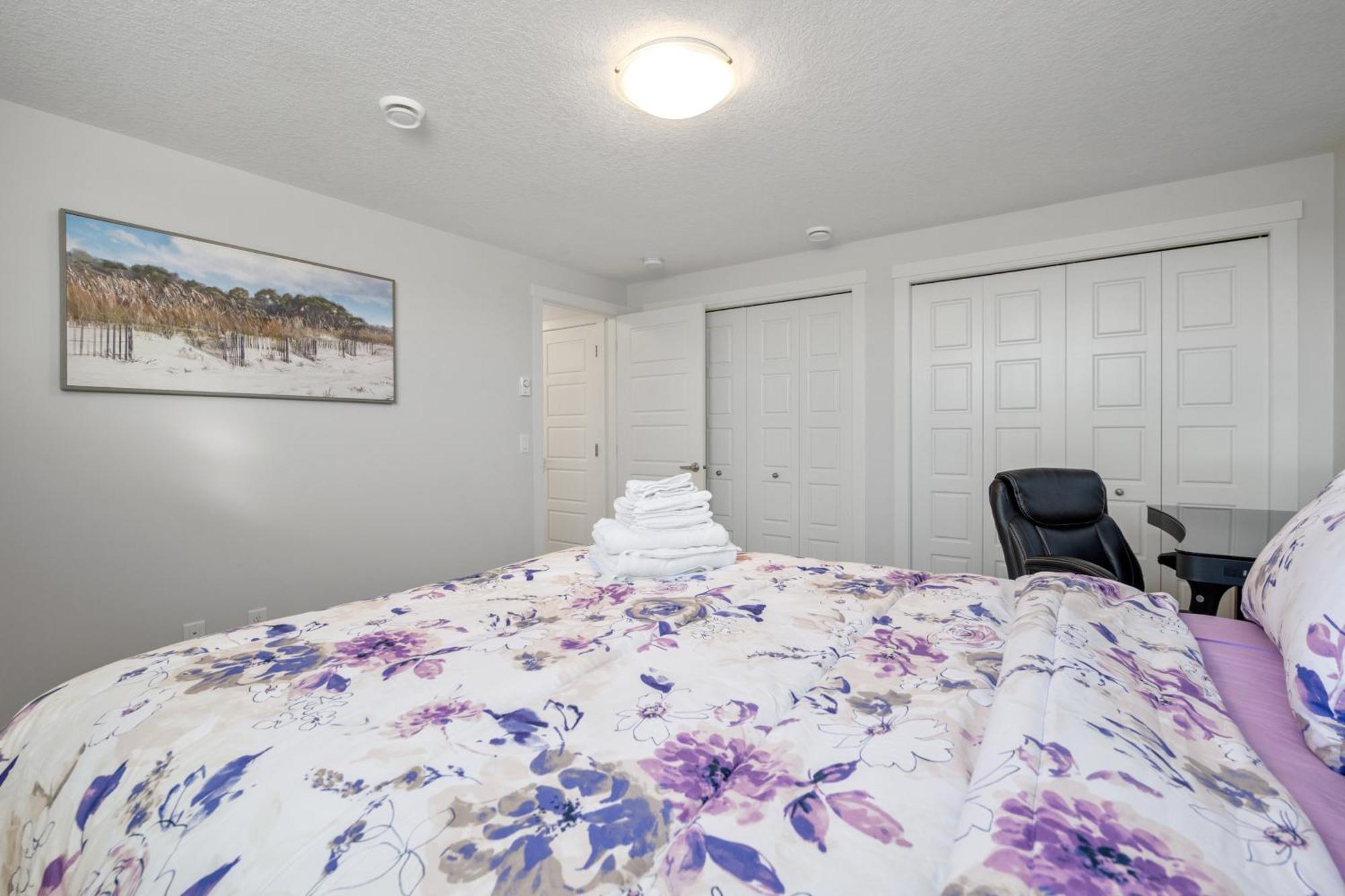 דירות YYC Cozy Rockland Park Unit+Parking מראה חיצוני תמונה