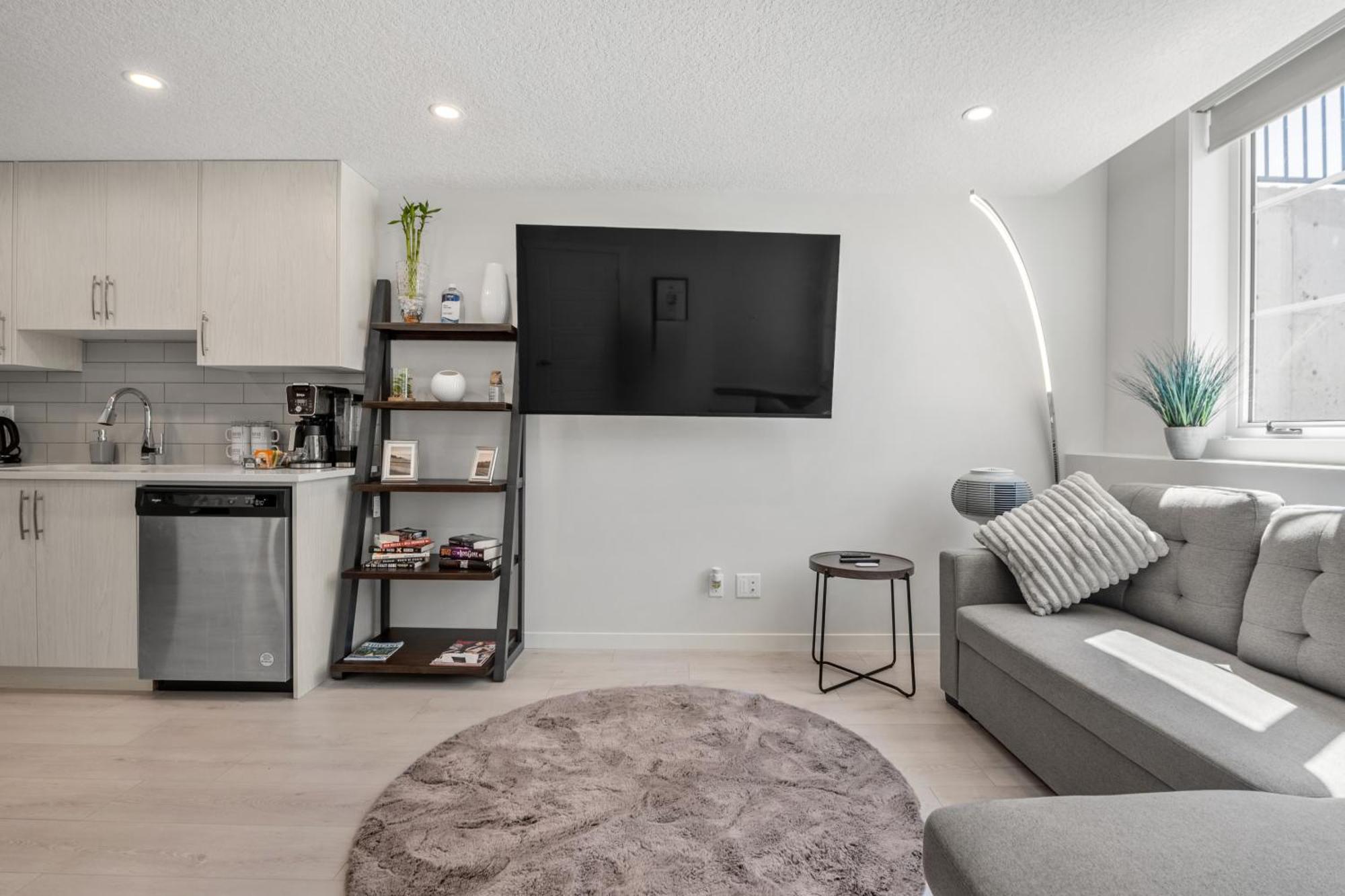 דירות YYC Cozy Rockland Park Unit+Parking מראה חיצוני תמונה